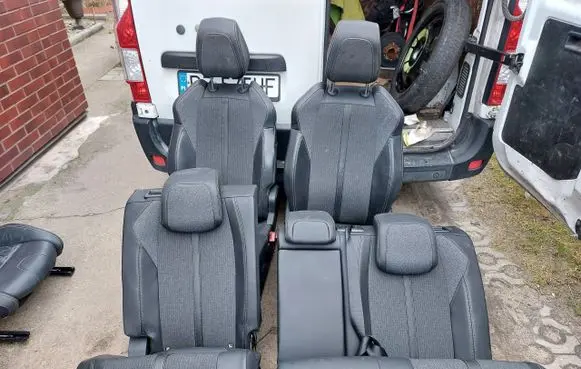 Peugeot 3008 II Seat set 