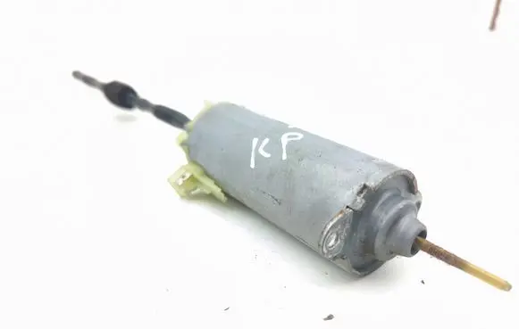 Volvo V70 Seat adjustment motor 0130002531 198396103 220807F