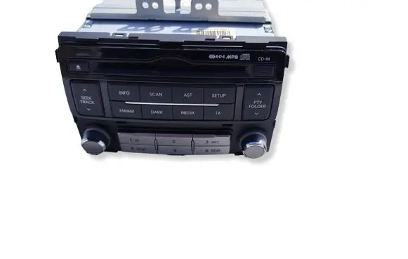 Hyundai i20 (PB PBT) Radio/CD/DVD/GPS head unit 961211J250 5221620 MM101CNEE