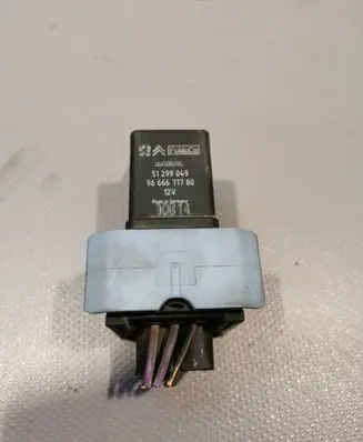 Ford Grand C-MAX Glow plug pre-heat relay 51299049 9666671780