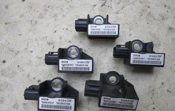 Honda CR-V Airbag deployment crash/impact sensor 77970-SWA-E113-M4