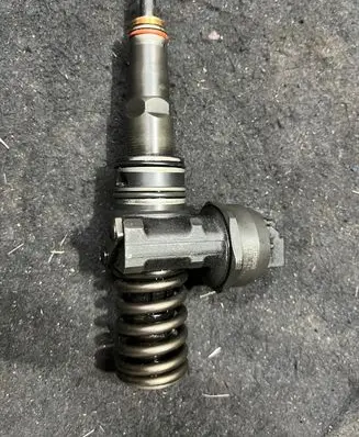 Audi A4 S4 B6 8E 8H Fuel injector 038130073AK