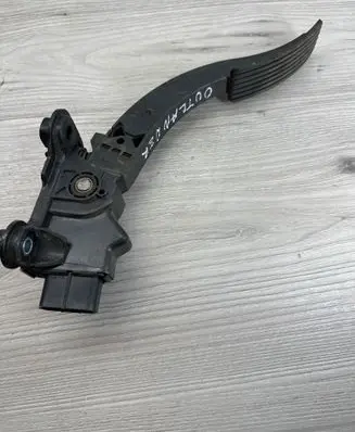 Mitsubishi Outlander Accelerator throttle pedal MN101544 07094A1B 46821674011