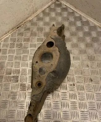 Toyota RAV 4 (XA30) Rear control arm