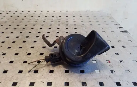 Audi A3 S3 8P Horn signal E9024148