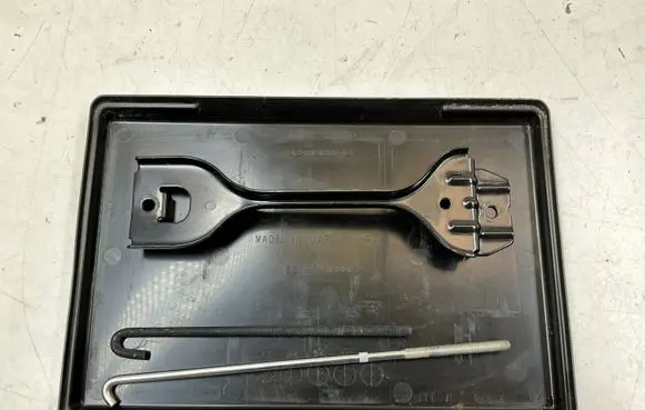 Subaru Forester SK Battery tray 82190AN000