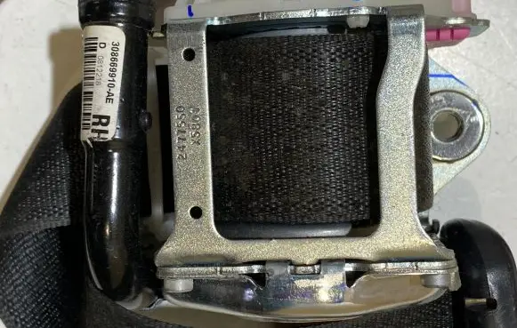 Ford Mustang VI Front seatbelt FR3B63612D64