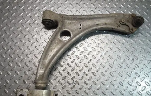 Volkswagen PASSAT B6 Front lower control arm/wishbone 3C0407151F