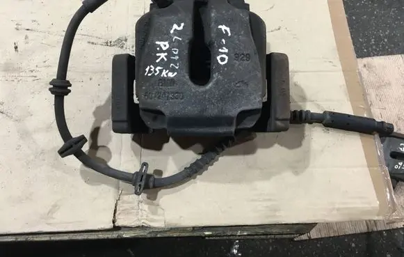 BMW 5 F10 F11 Front brake caliper 6791919