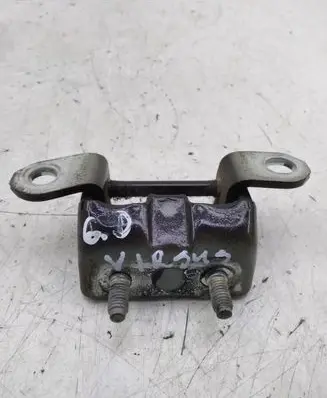 Nissan Qashqai+2 Rear door upper hinge