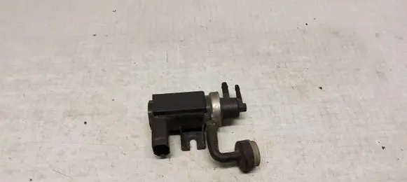 Volkswagen Touareg I Turbo solenoid valve 1J0906627 7L6133798C