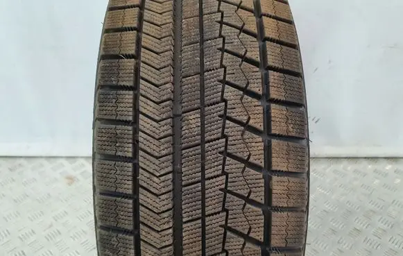 Mercedes-Benz C W205 R18 winter tire 23545R18