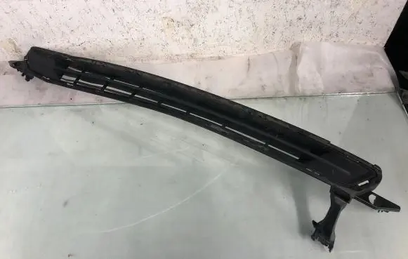Opel Mokka B Front bumper lower grill 9835266280