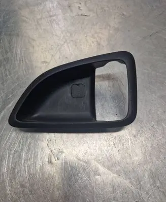 Hyundai ix35 Front door interior handle trim 826212S000