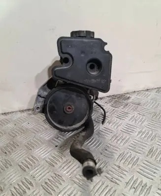 Mercedes-Benz C W203 Power steering pump 0054661401 A0004602383