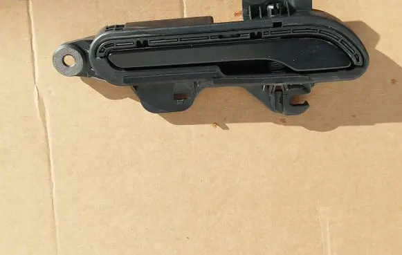 Tesla Model 3 Loading door exterior handle/bracket 1528115