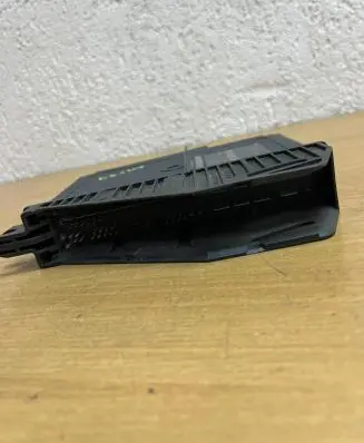 Mercedes-Benz E W210 Central body control module 2108203826 D8147