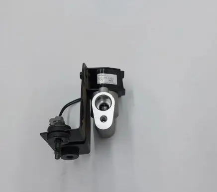 Nissan Leaf II (ZE1) Air conditioning (A/C) expansion valve 4433101350