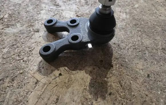 Mitsubishi L200 Front control arm MR296270 MB831038