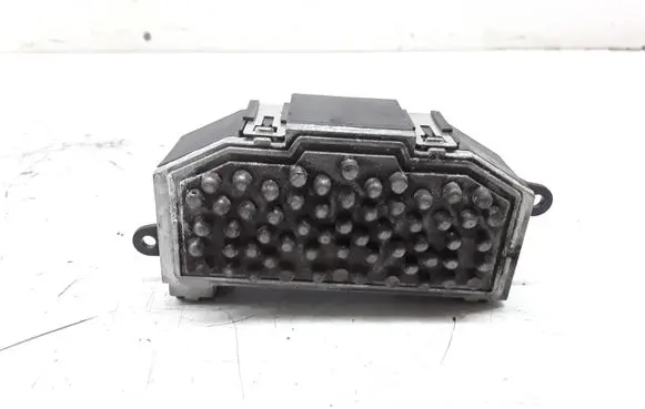 Volkswagen PASSAT B6 Heater blower motor/fan resistor 3C0907521