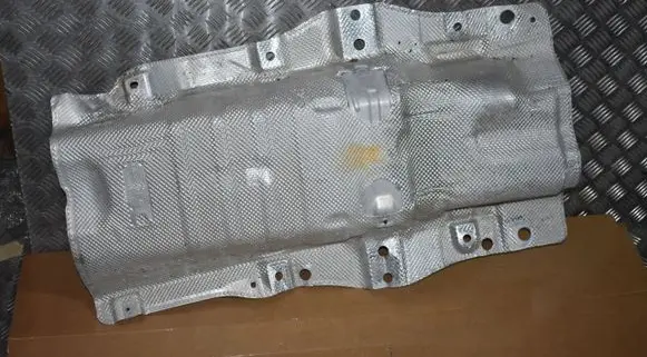Mercedes-Benz E W214 Exhaust heat shield 