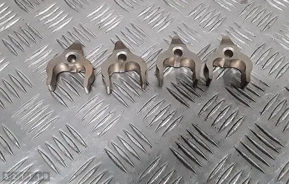 BMW 3 F30 F35 F31 Fuel Injector clamp holder 