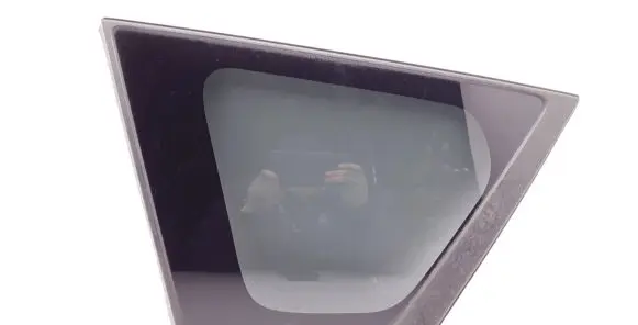 Mitsubishi Outlander Rear side window