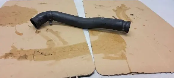 Volkswagen Transporter - Caravelle T4 Engine coolant pipe/hose 028121053N