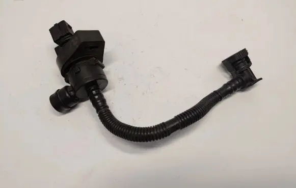 BMW 3 E92 E93 Breather/breather pipe/hose 7572237 13907618643 13904588396