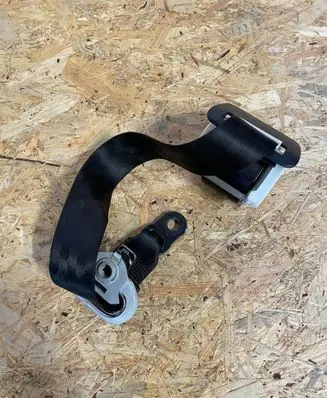 Volkswagen Transporter - Caravelle T5 Third row seat belt 7H9857816E