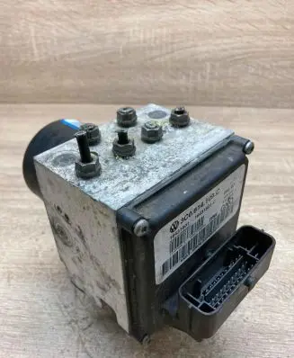 Volkswagen PASSAT B6 ABS Pump 3C0614109C