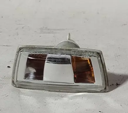 Opel Zafira B Front fender indicator light 13252455 13252456