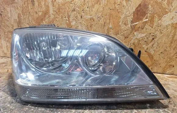KIA Sorento Headlight/headlamp 92102-3E0