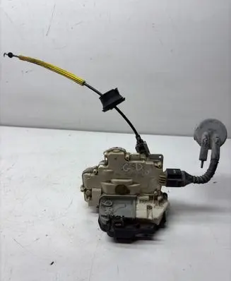 Audi A6 S6 C6 4F Rear door lock 4F0839016