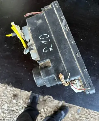 Mercedes-Benz E W210 Central locking vacuum pump 2108001048 002298238410