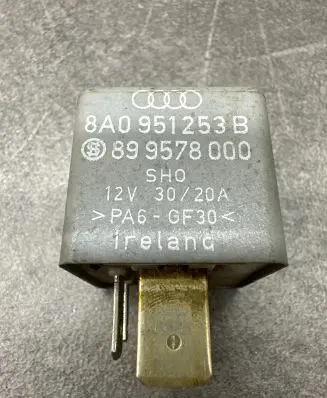 Audi A4 S4 B5 8D Other relay 8A0951253B 899578000