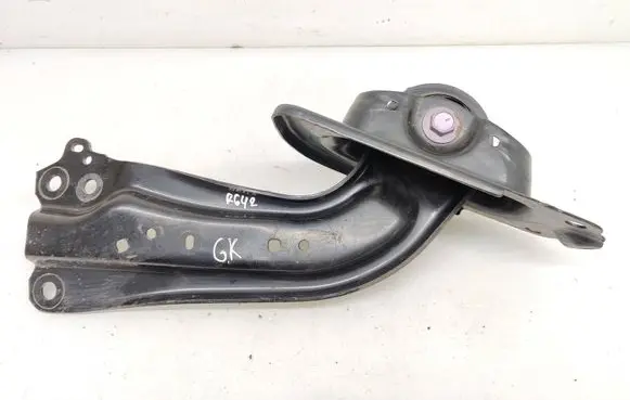 Toyota Prius (XW50) Rear control arm 
