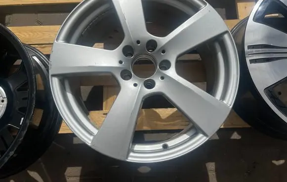 Mercedes-Benz E C207 W207 R18 alloy rim A2074010402