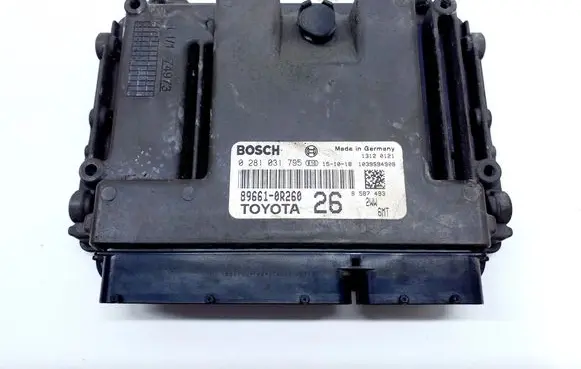 Toyota RAV 4 (XA40) Engine control unit/module 896610R260 8966042U90