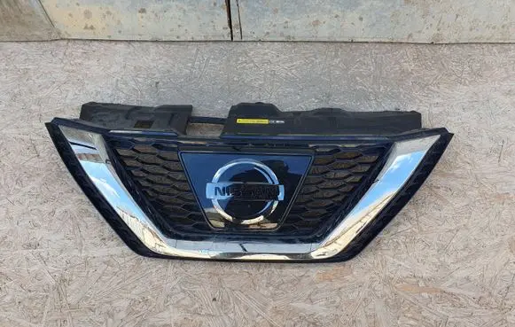 Nissan Qashqai Front bumper upper radiator grill 62310-HV00A