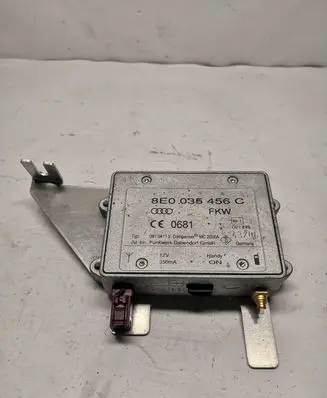 Audi A8 S8 D3 4E Aerial antenna amplifier 8E0035456C