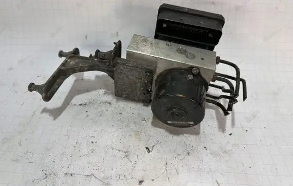Mercedes-Benz C W203 ABS Pump A0355457832