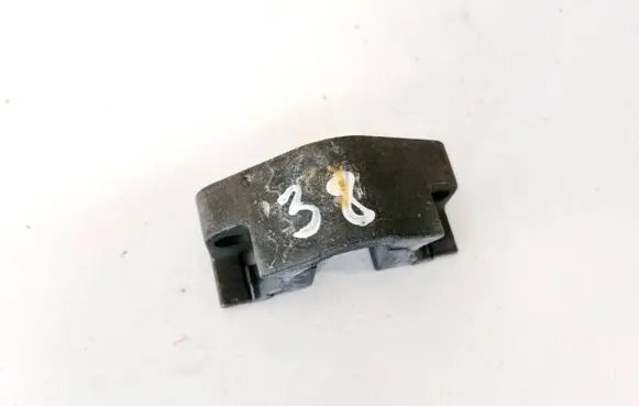 BMW X3 E83 Fuel Injector clamp holder 