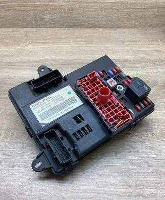 Chevrolet Cobalt Fuse module 15780945