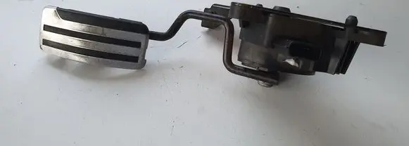 Nissan Qashqai+2 Accelerator throttle pedal