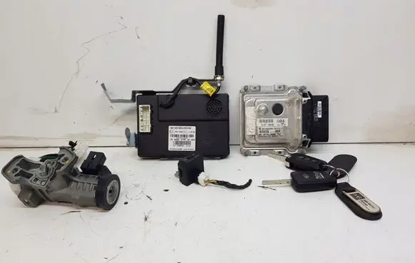 KIA Venga Engine ECU kit and lock set 39101-2B810
