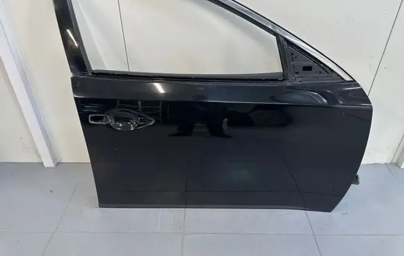 Nissan Maxima A35 Front door