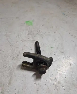 Renault Laguna III Fuel Injector clamp holder 
