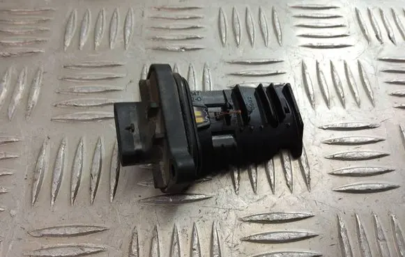 BMW 5 F10 F11 Mass air flow meter 8506408