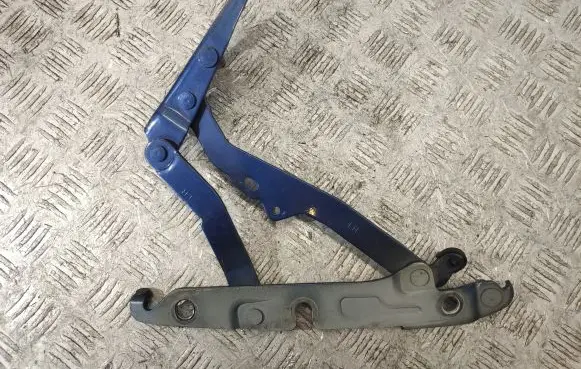 Audi A6 S6 C6 4F Tailgate/trunk/boot hinge 4F5827301
